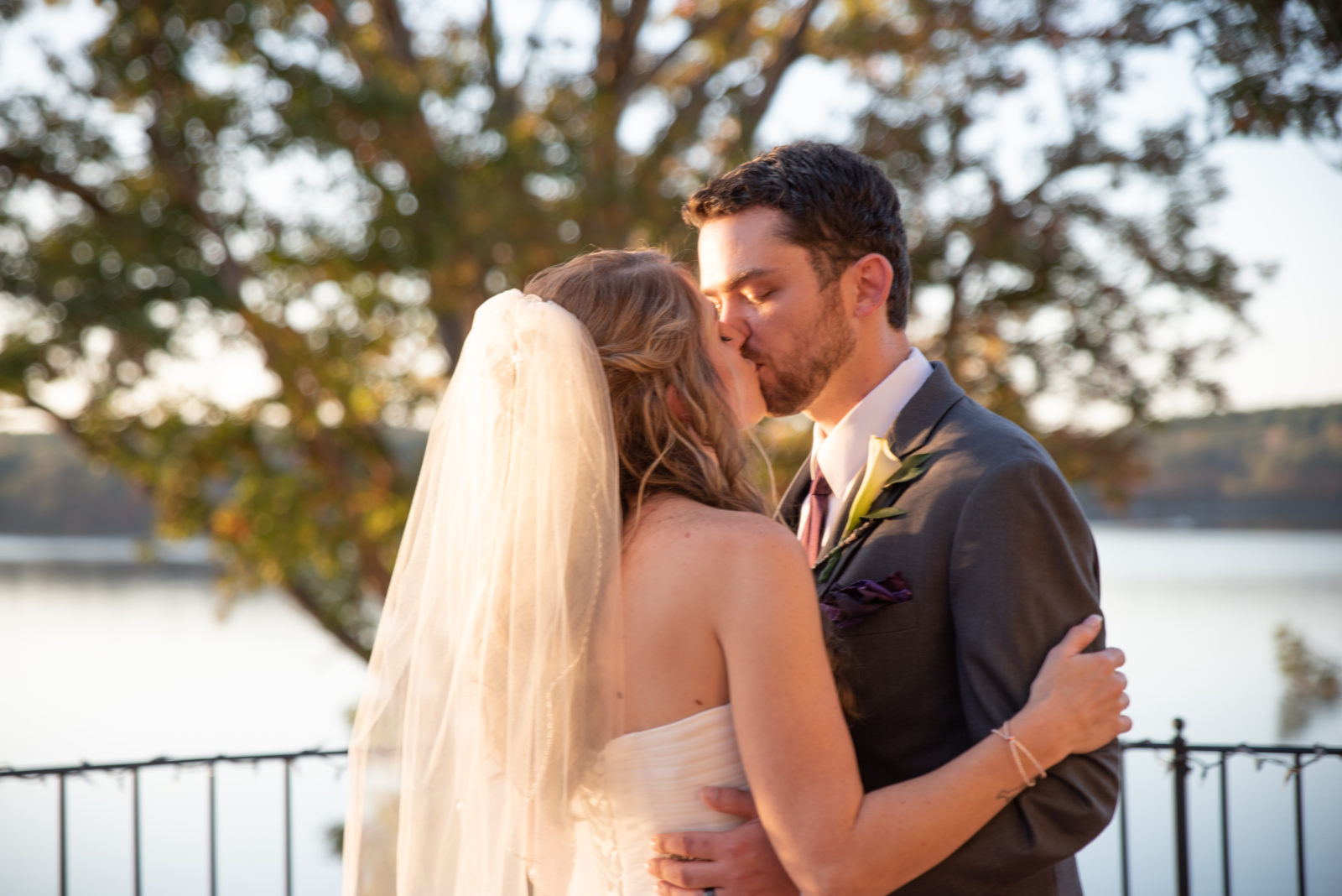 Managing Wedding Day Flow and Emotional Rhythm